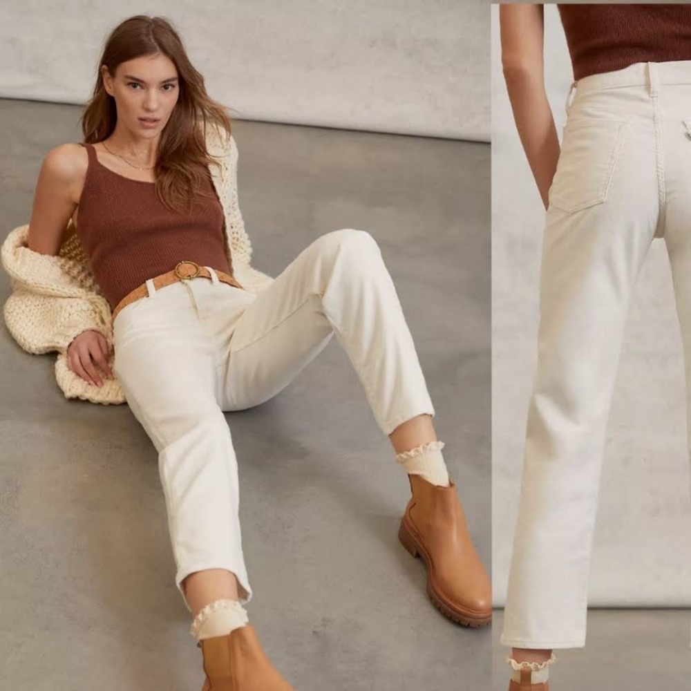 cream corduroy Levi’s pants